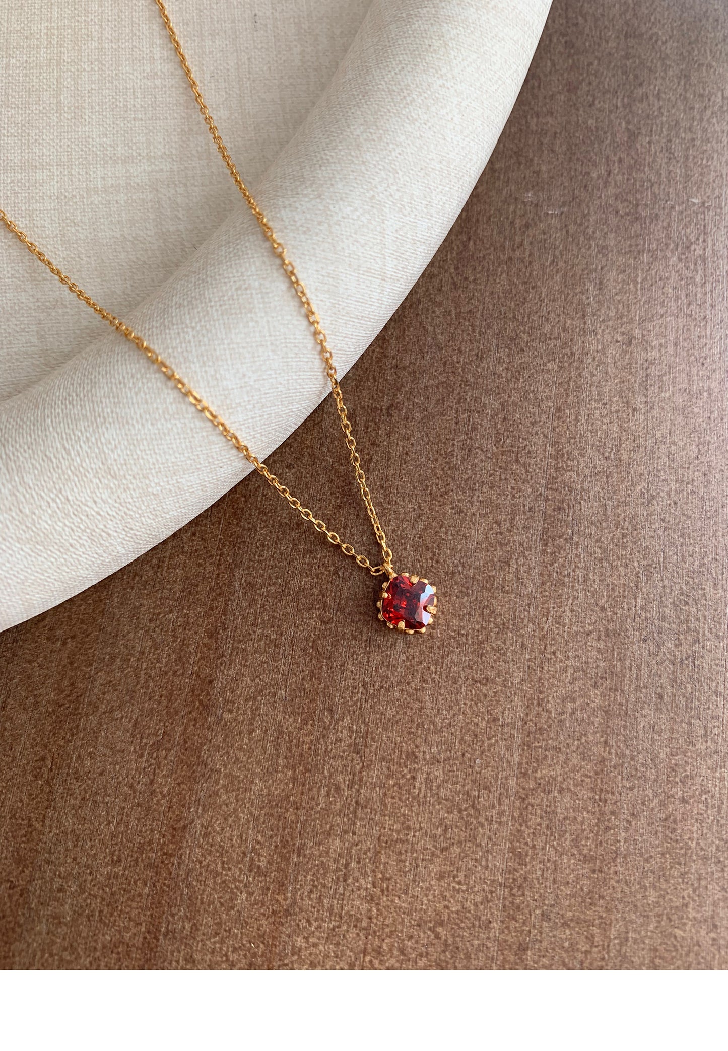 Garnet necklace exquisite retro red zircon choker chain